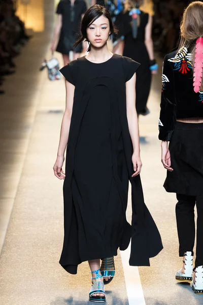 Look 11